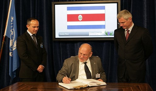 Costarica Delegation At CCM Signing599x350 - ©Gunnar Mjaugedal/catchlight.no